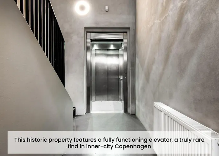 Sanders Leaves - Chic Three-Bedroom Apartment In Downtown Copenhagen