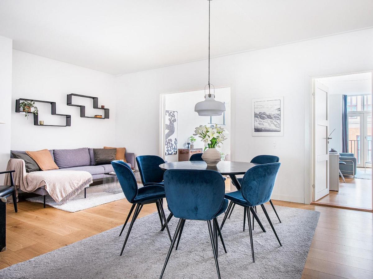 Leilighet Sanders Leaves - Chic Three-bedroom In Downtown *