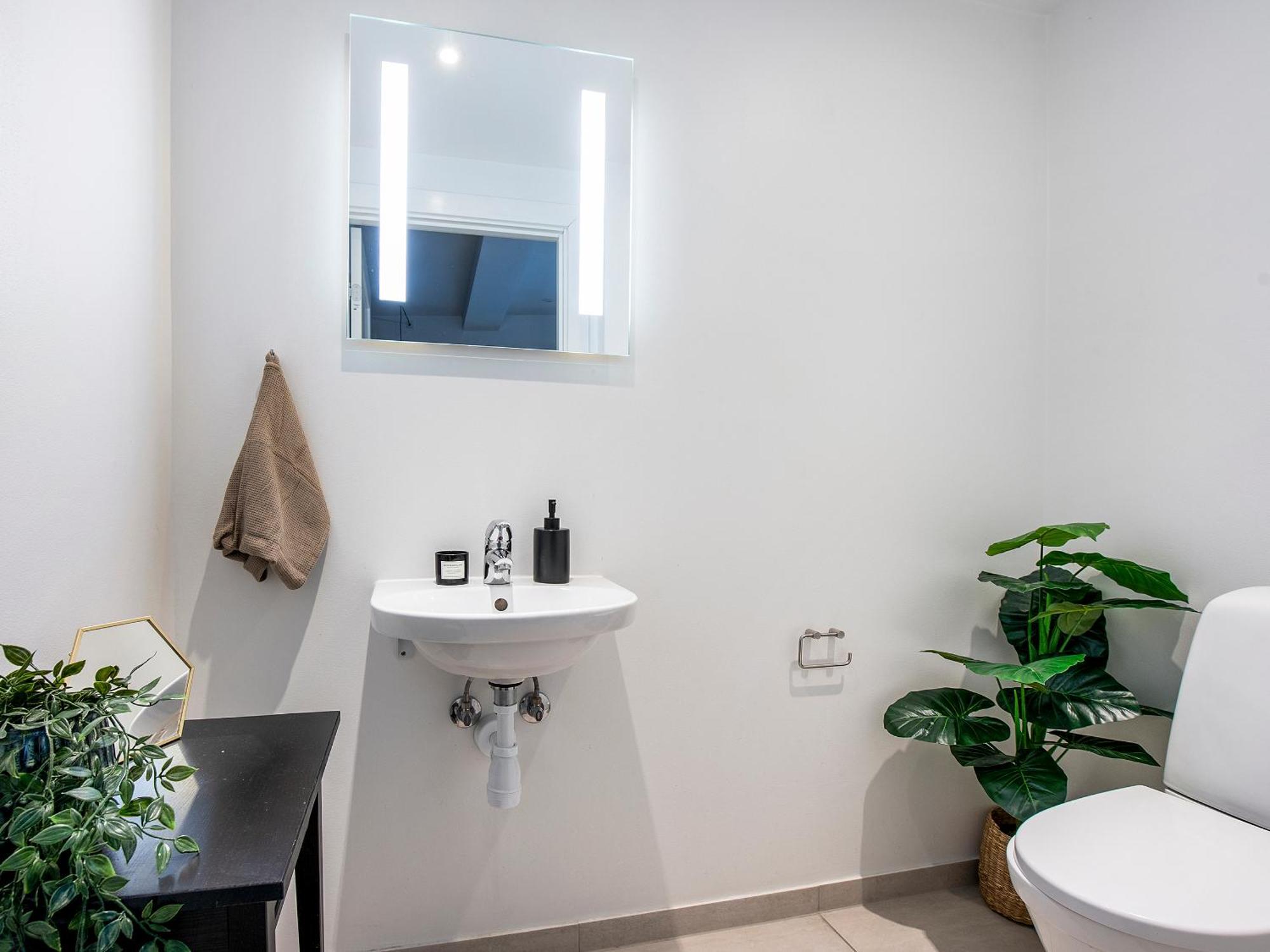 Sanders Leaves - Chic Three-bedroom In Downtown Leilighet *